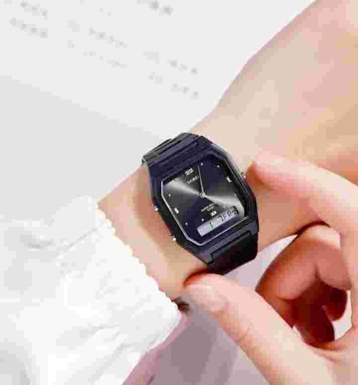Suitable for men/women of all ages, it is a great gift or investment.