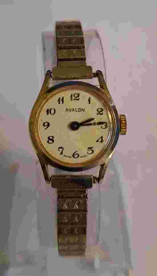 Beautiful Vintage Avalon Ladies Mechanical Watch For Repairs