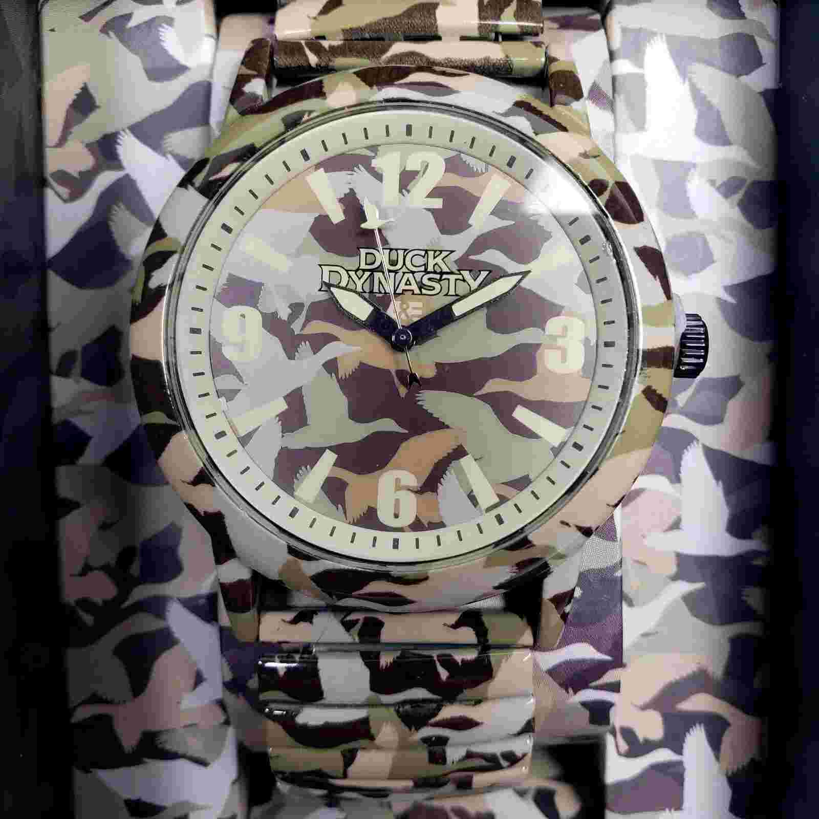 Duck Dynasty DDY022 Camouflage Band Men’s Watch w Sweep Second RARE Brand New!