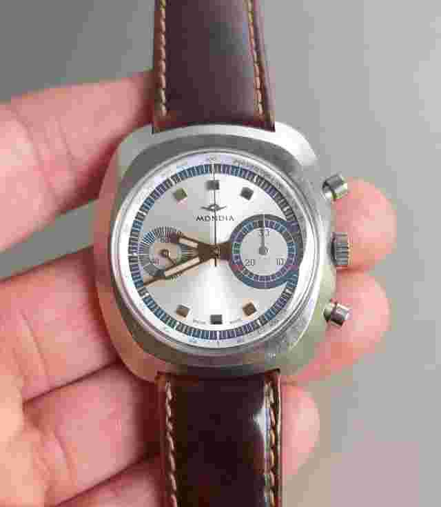 Vintage 1970’s Mondia Big Eyes Chronograph Valjoux 7733