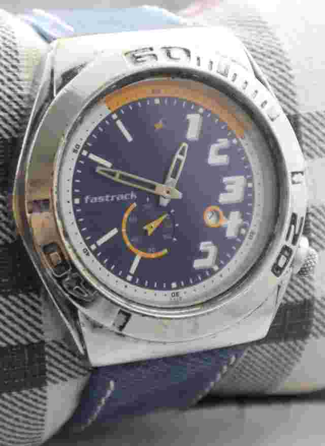 Casual Fastrack Men Sub-Second Blue Dial with Date Leather Band Quartz Watch