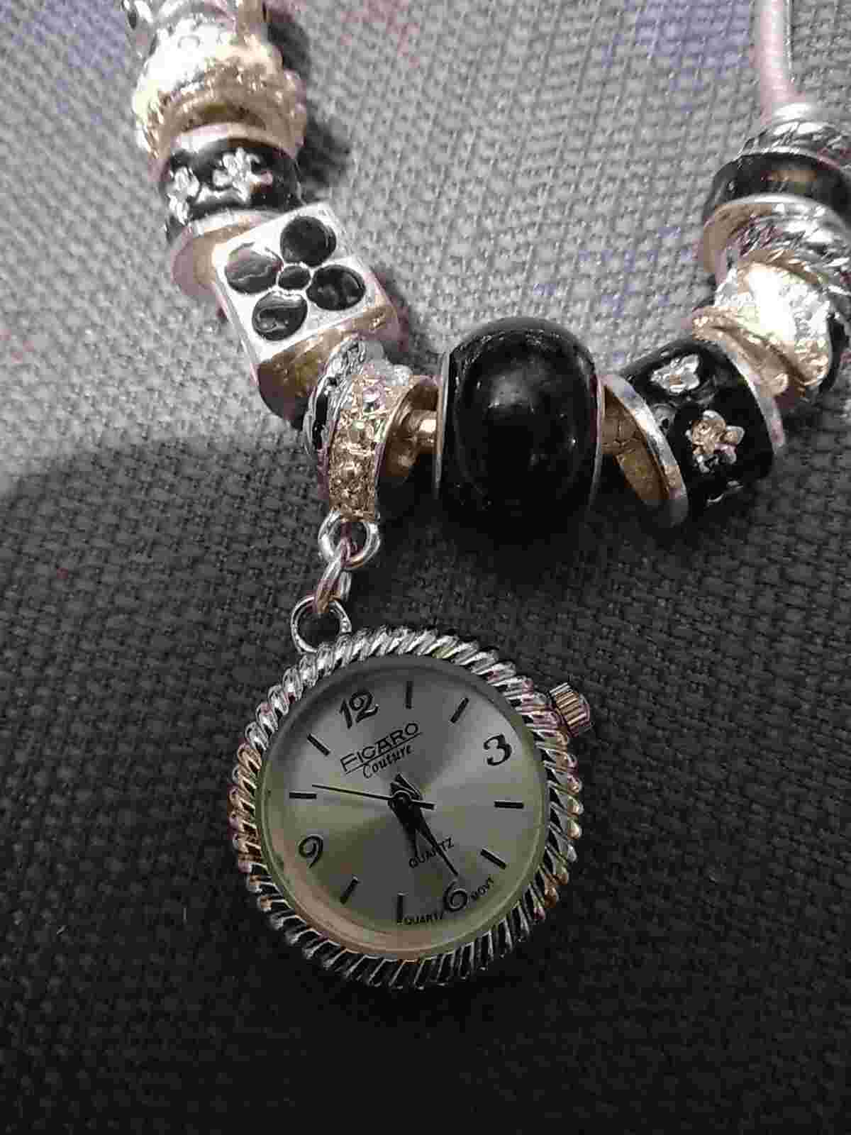 Figaro Couture Charm Bracelet Quartz Women's Watch .untested