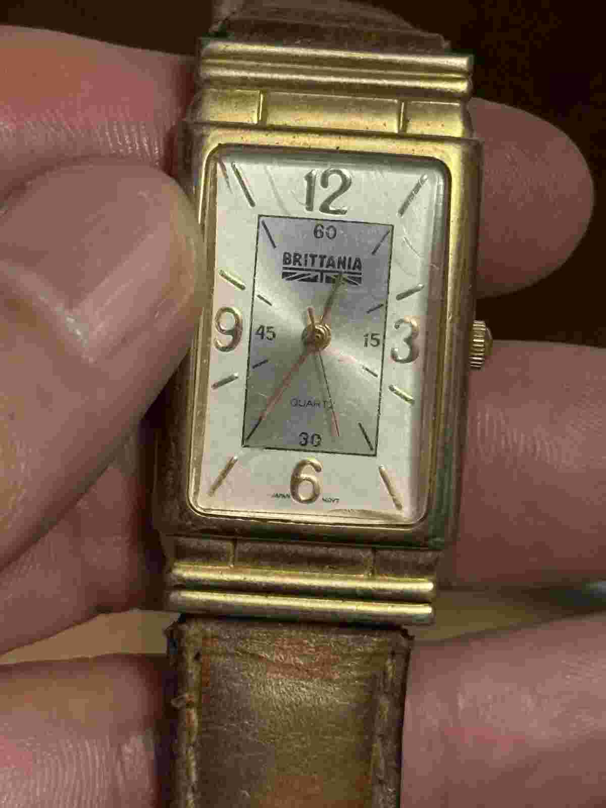 Curvex Elongated Tank Brittania 1990s Quartz Watch - Gold Vintage