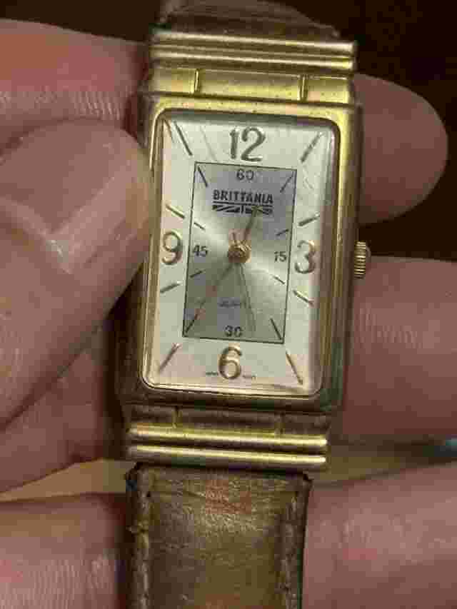 Curvex Elongated Tank Brittania 1990s Quartz Watch - Gold Vintage