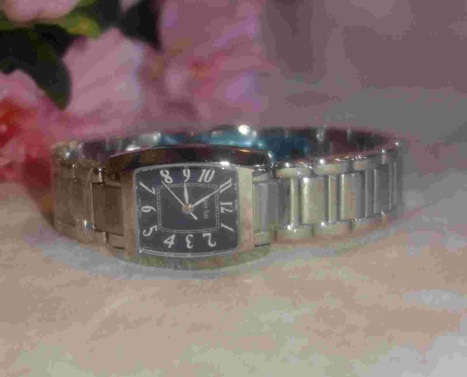 Roven Dino Swiss WOMENS Watch Seville Sapphire Crystal NAVY FACE NEW