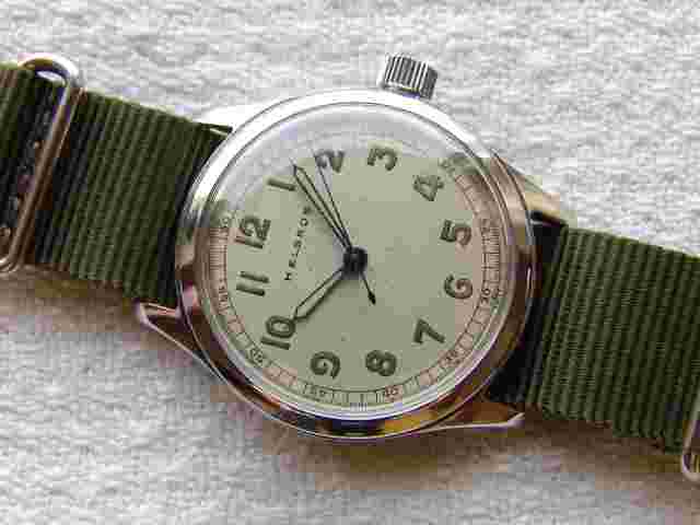 34 mm WWII PERIOD MEN'S HELBROS MILITARY WRISTWATCH GOOD CONDITION