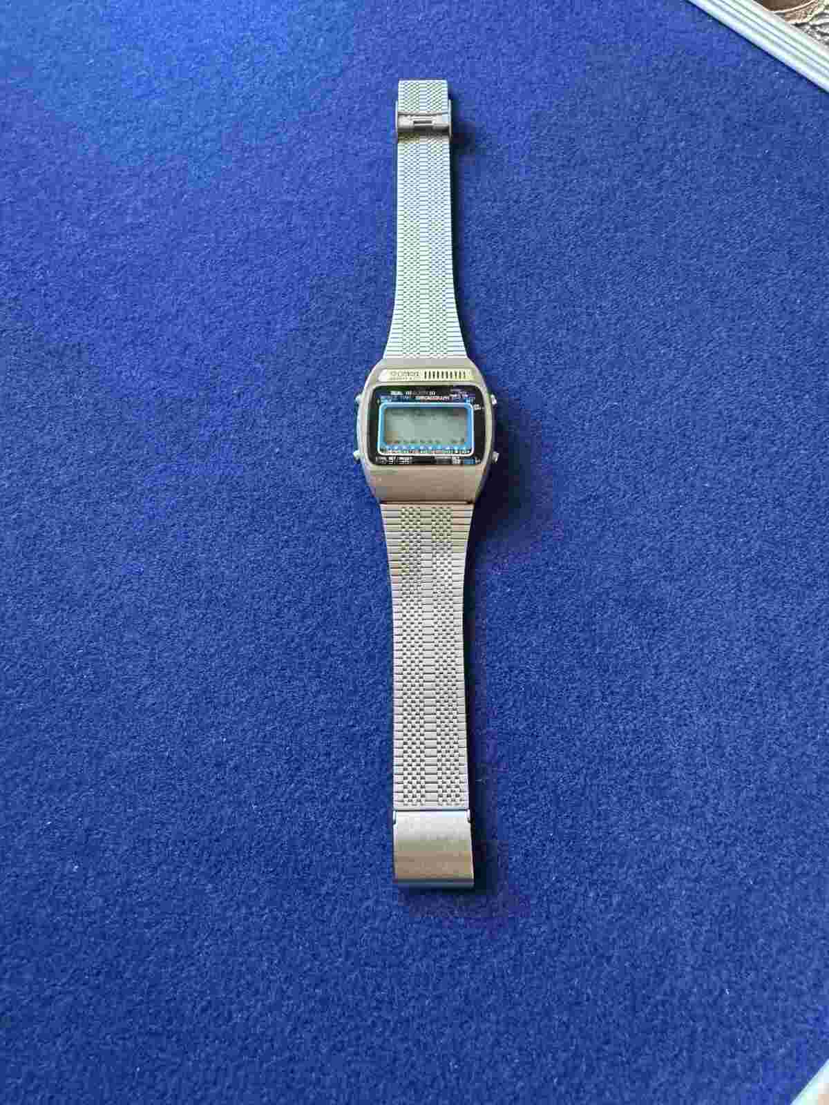 Vintage SANYO & OMNI / QUARTZ WATCHES / Lot Of 2 - Used ( UNTESTED )