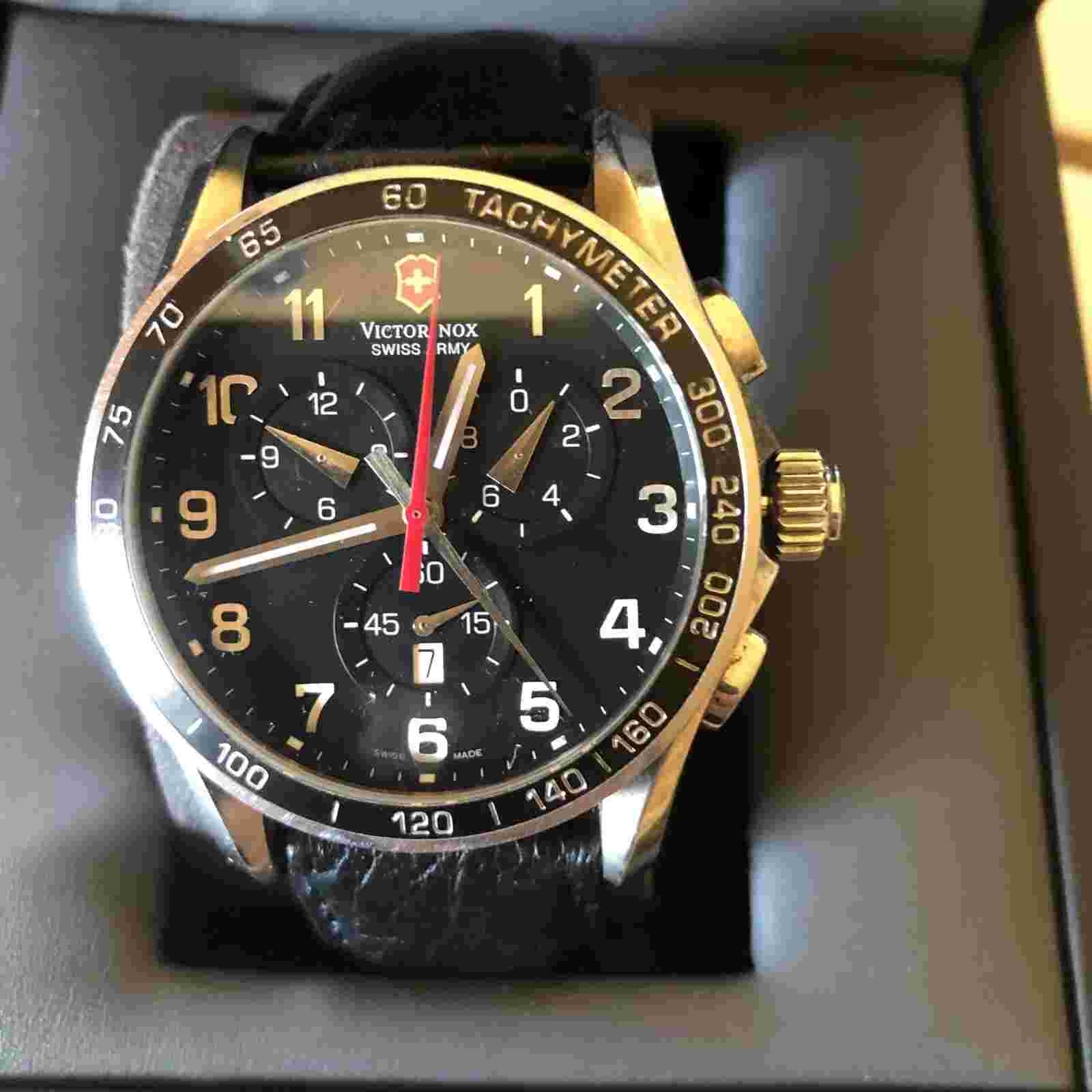 VICTORINOX SWISS ARMY CHRONO CLASSIC XLS 241198 CHRONOGRAPH IMPRESSIVE TIMEPIECE