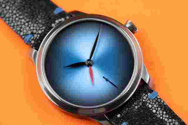 H. Moser H. MOSER & CIE Endeavour Dual Time Concept Titanium Limited Edition