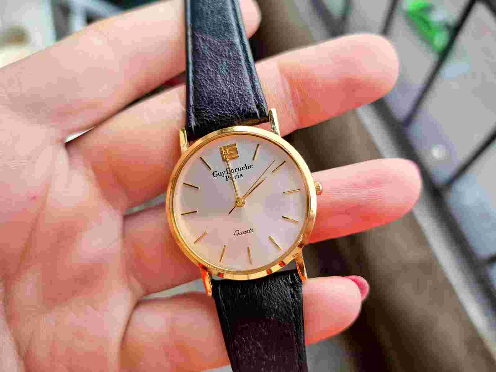 Beautiful ladies Guy Laroche Paris, Quartz