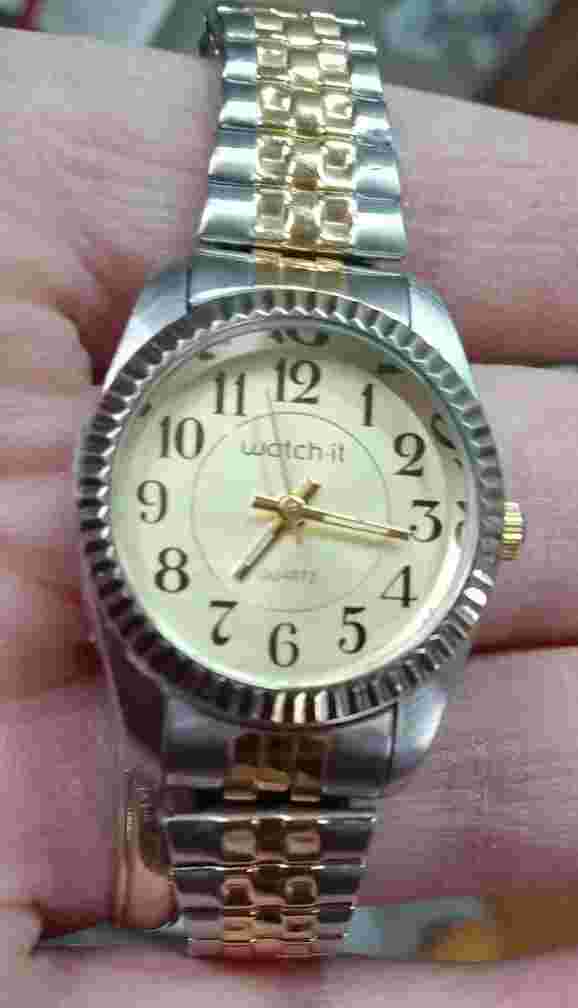 Lot of 5 Womens Watches ALL WATCH IT BRAND Good Bands, Just Needs Fresh Batterie