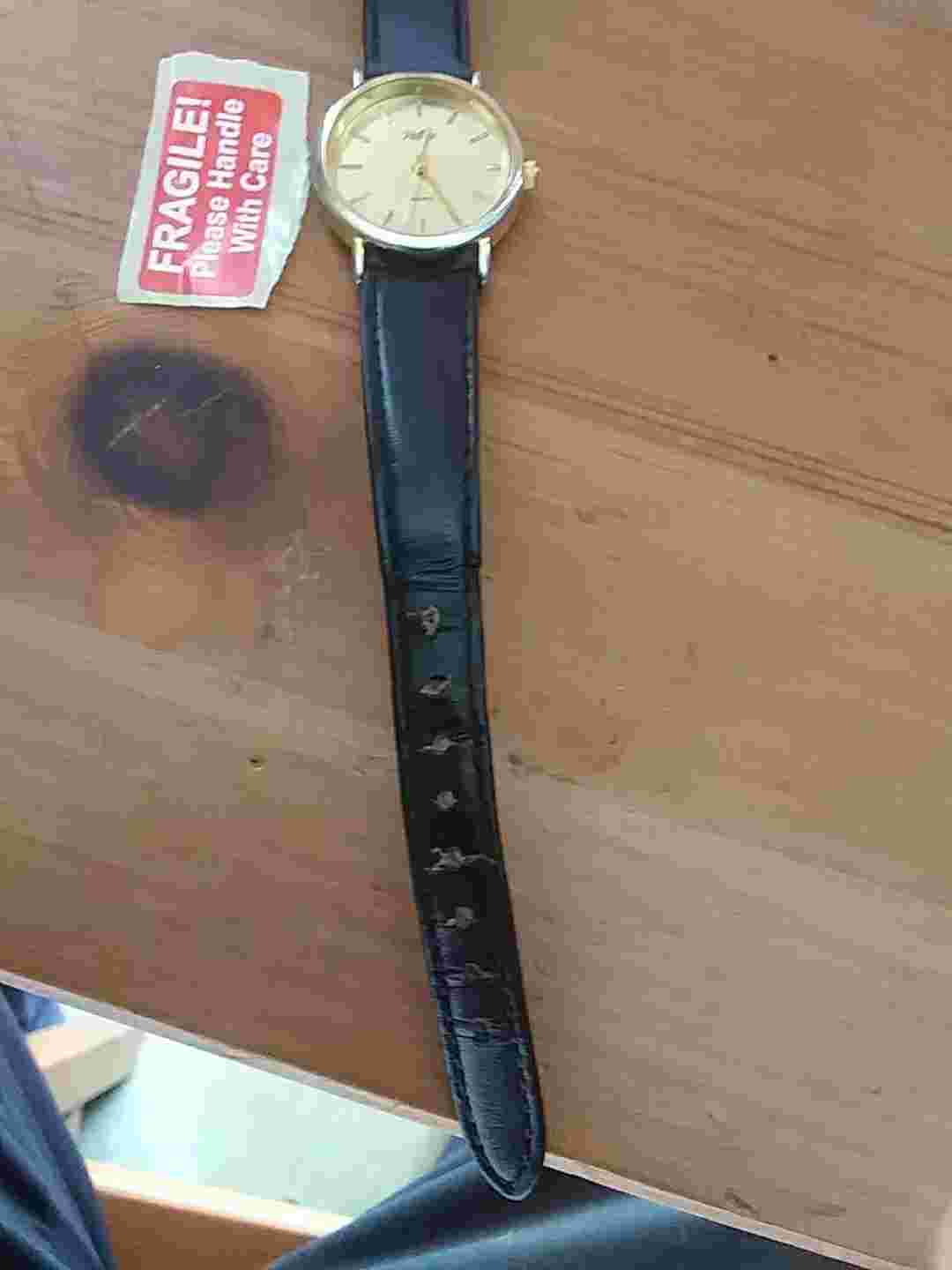 reflex ladies watch running with a new battery & in good condition
