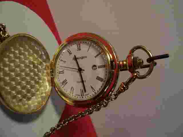 REMINGTON gold tone  silver inlay of Elk   new battery installed/w chain