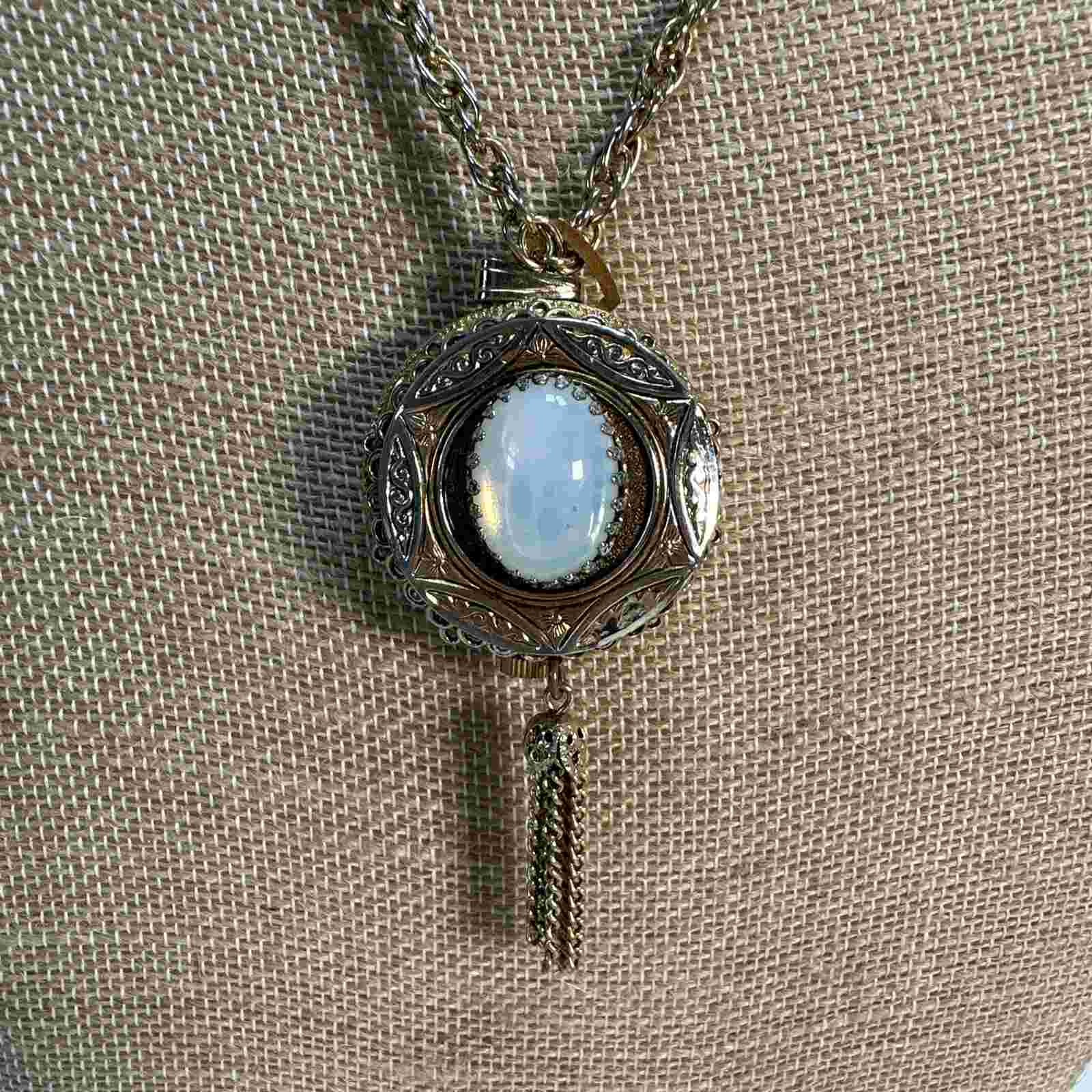 Swiss Woldman Pendant Pocket Watch Necklace Working Fancy Design Back