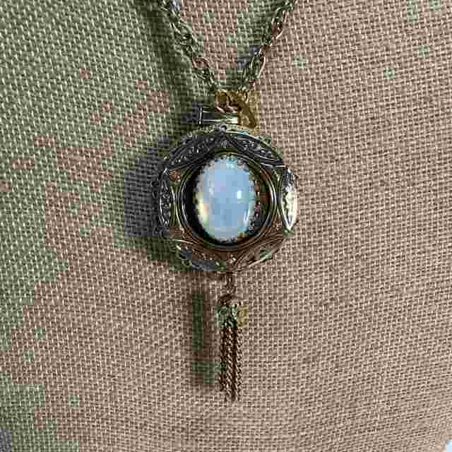 Swiss Woldman Pendant Pocket Watch Necklace Working Fancy Design Back