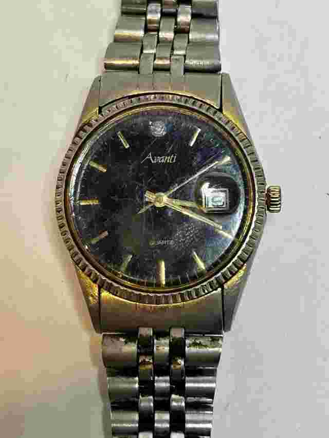 Vintage Avanti Quartz Analog Stainless Steel Men's Two-Tone Wrist Watch Diamond