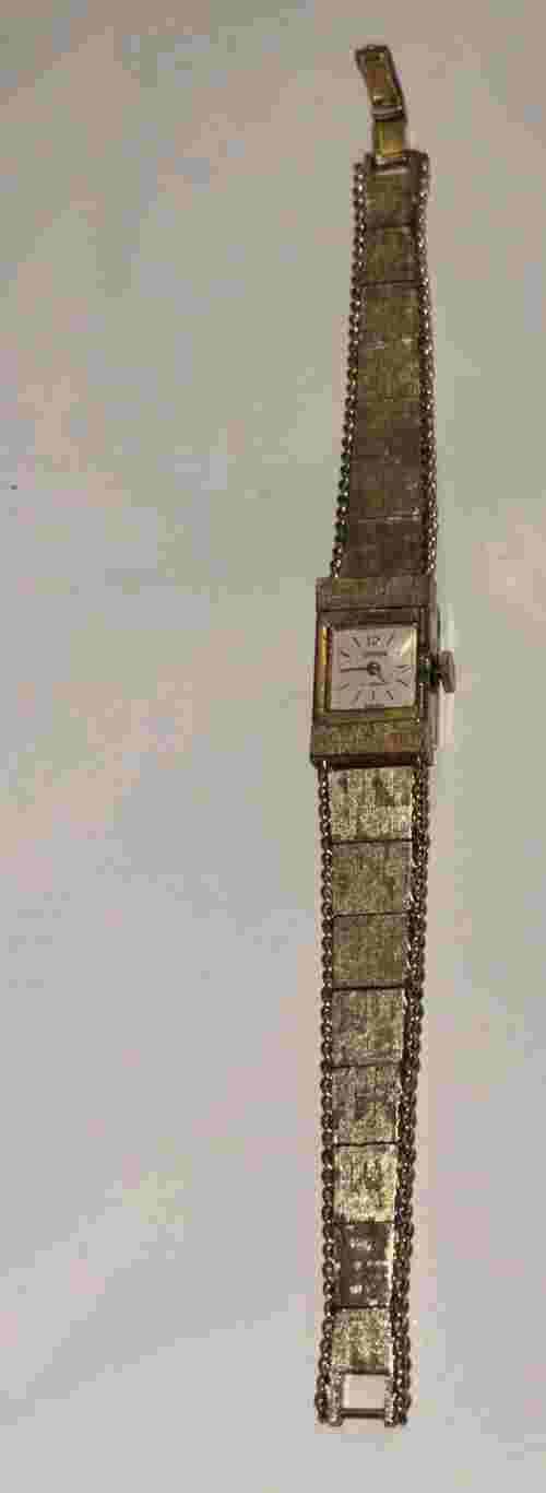 Vintage Taylor Ladies Watch Mechanical Wind Up Working 17 Jewels Swiss Gold Tone