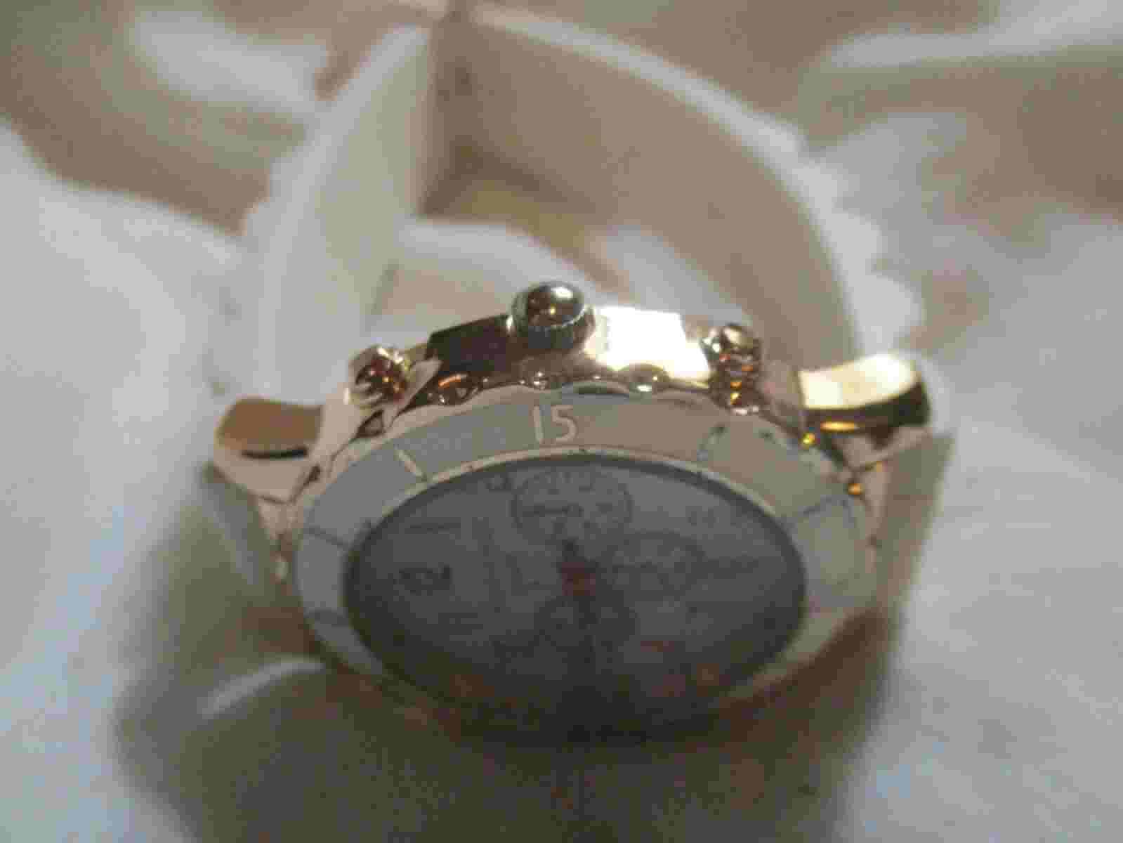 Aeropostale Analog Wristwatch with a Buckle Band and Quartz Movement