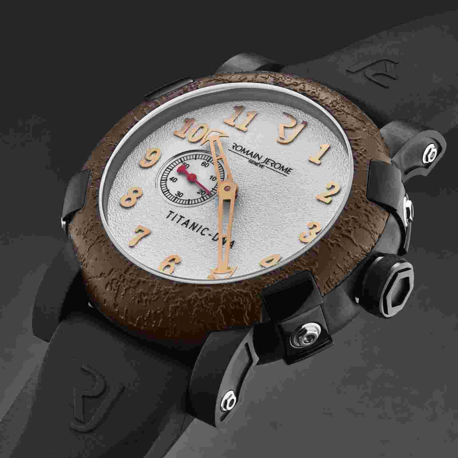 Romain Jerome Mens 'Titanic' White Dial Black Rubber Strap Watch RJ.TI.AU.203.20