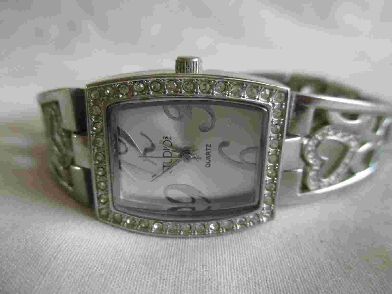 Studio Time Analog Wristwatch with Quartz Movement