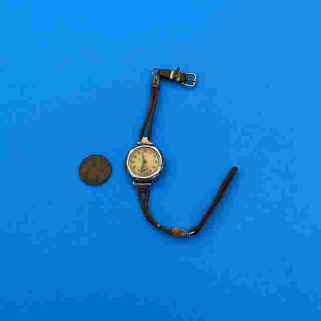 Riviera Irving Abelov Swiss Ladies Watch Not Working For Parts