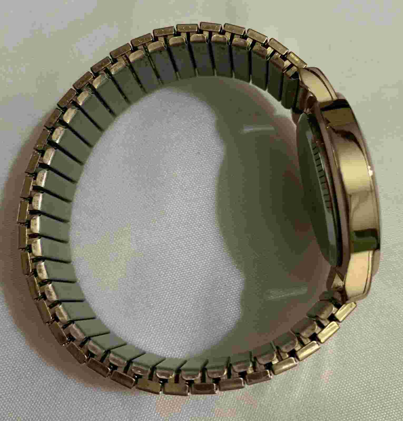 NY&C Watch Women Gold Tone Stretch Band New Battery New York & Co