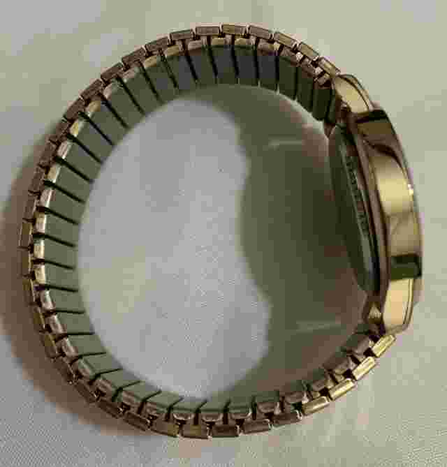 NY&C Watch Women Gold Tone Stretch Band New Battery New York & Co