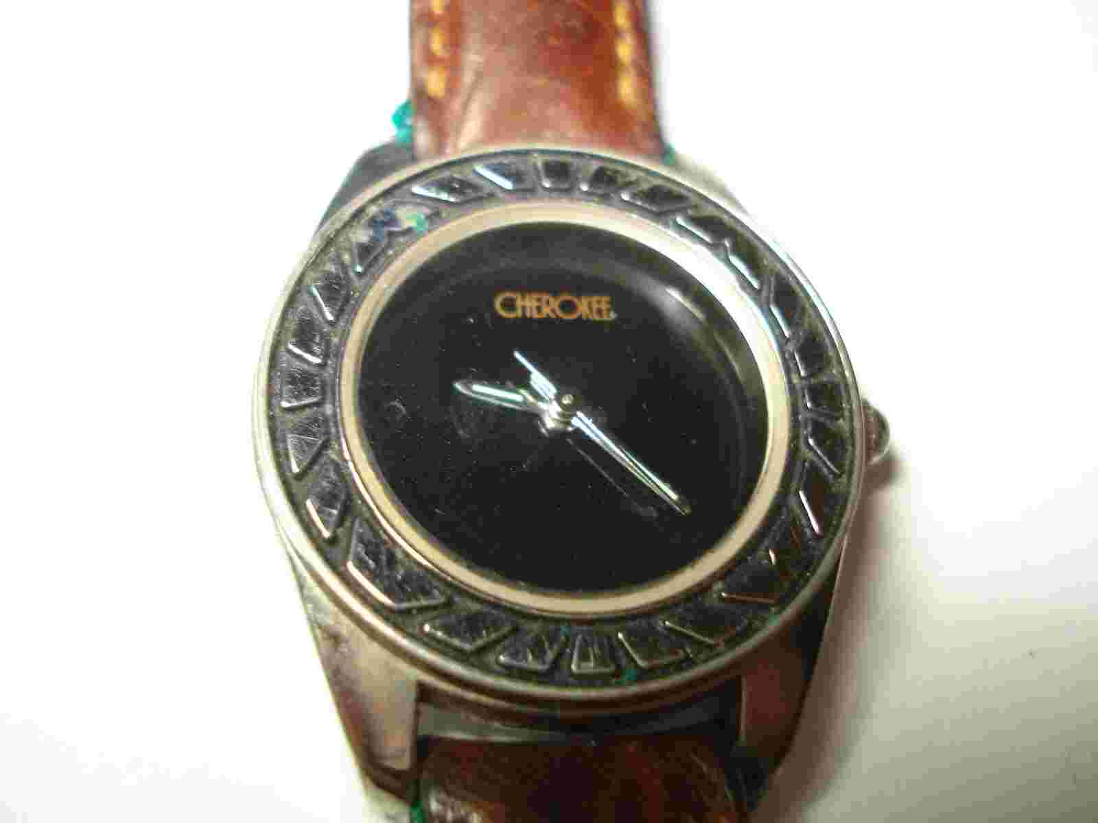 RARE VINTAGE CHEROKEE ART DECO DESIGN SILVER WATCH NEW BATTERY LEATHER BAND