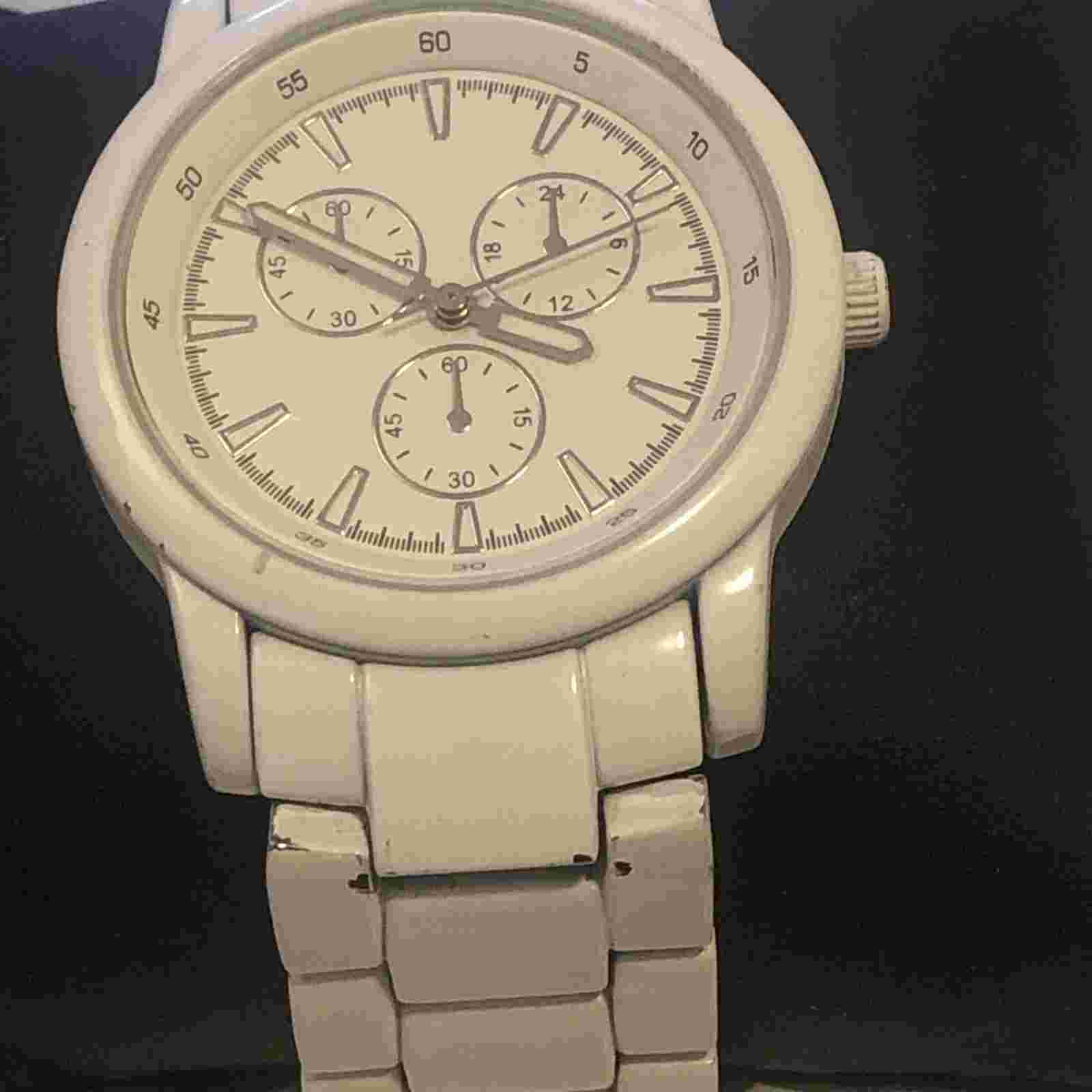 Merona Chronograph Watch White Women’s NEW BATTERY