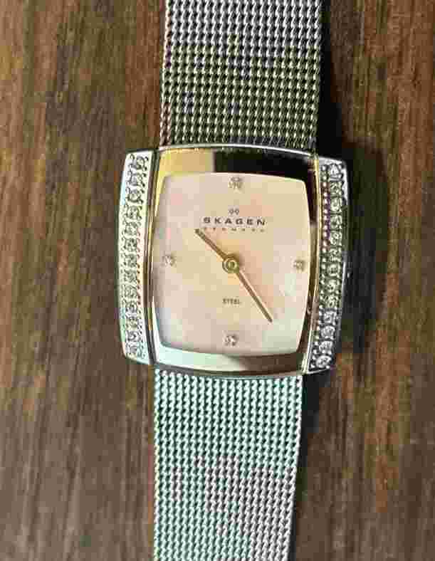 Skagen Denmark Lady's Watch Mother of Pearl Dial Crystal Bezel Silver Mesh Strap