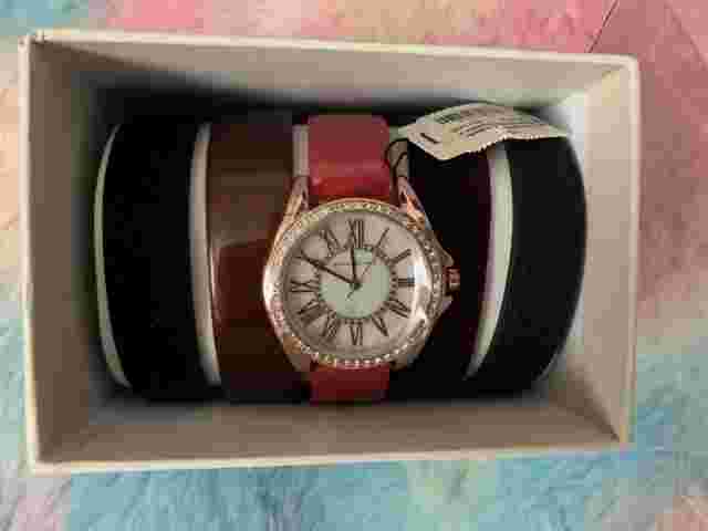 AEROPOSTALE 5 INTERCHANGEABLE MULTICOLOR STRAP ANALOG GOLD TIME WATCH NEW