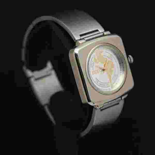 No Reserve!  Working 34mm Zippo Lighter Square Case Pin-Up QZ Watch.