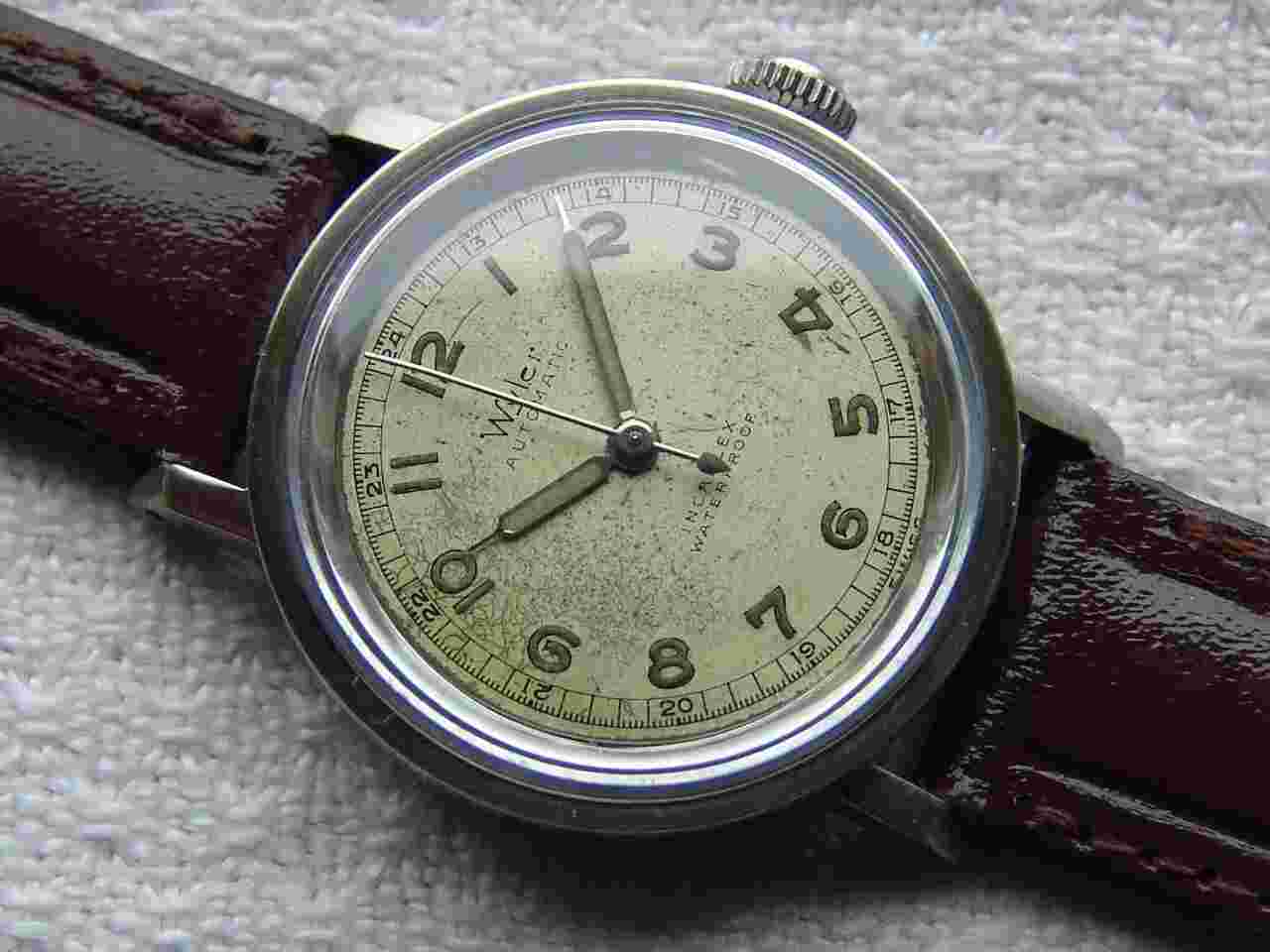 Mens WWII period Vintage WYLER automatic military steel WATCH GOOD CONDITION