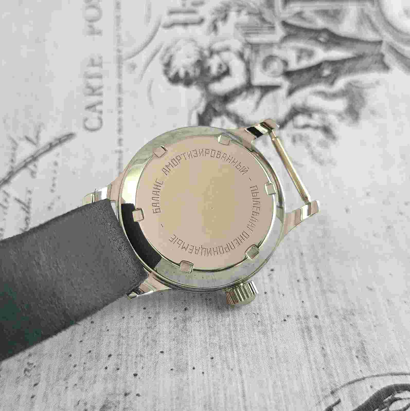 Moskva Pobeda 2608 Vintage Soviet Mechanical Watch 1 MChZ 1950s