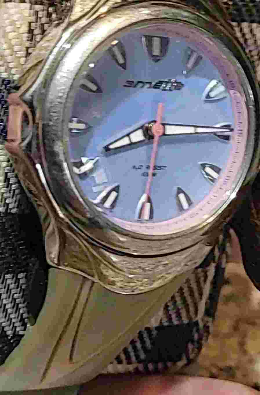 Arnette Wristwatch H2o Resist 100M Rubber Type Band