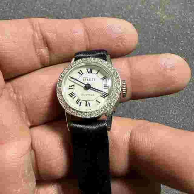 Vintage Royal Dynasty Ladies Cocktail Mechanical Windup Watch Roman Dial Working