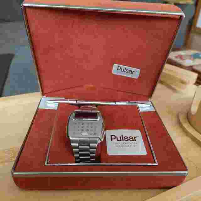 Pulsar Time Calculator Men's Stainless Steel Watch-Pristine condition