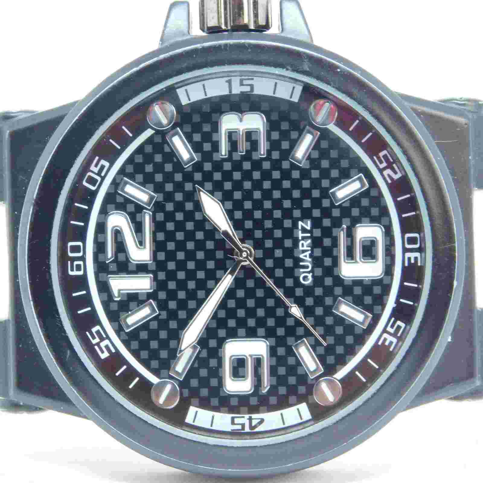 Accutime Watch Corp K4001 Black and White Tone Quartz Men's Watch New Battery