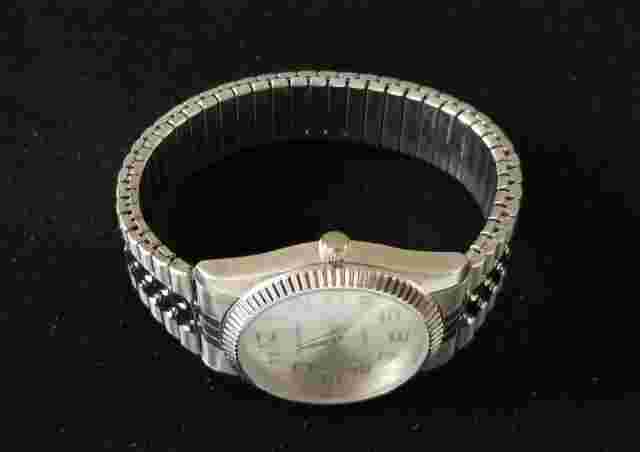 Men's Taylor Jensen Silver Tone Watch Expansion Band 7"-9" New Battery