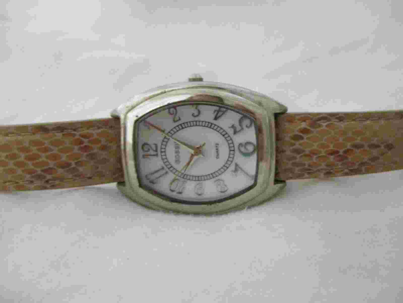 Gossip Silvertone & White Watch, Genuine Italian Leather Buckle Band, WORKING!