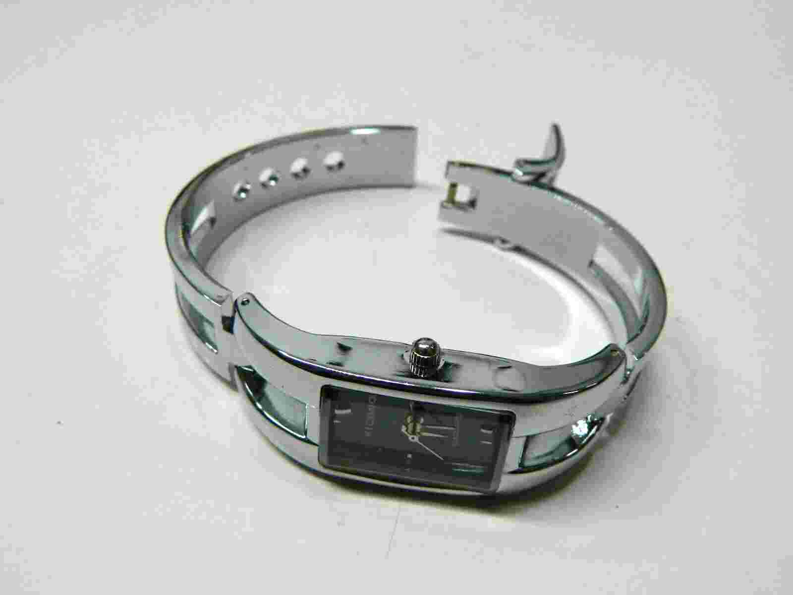 KIMIO silver tone purplish blue dial face lady's/Woman's watch/wristwatch