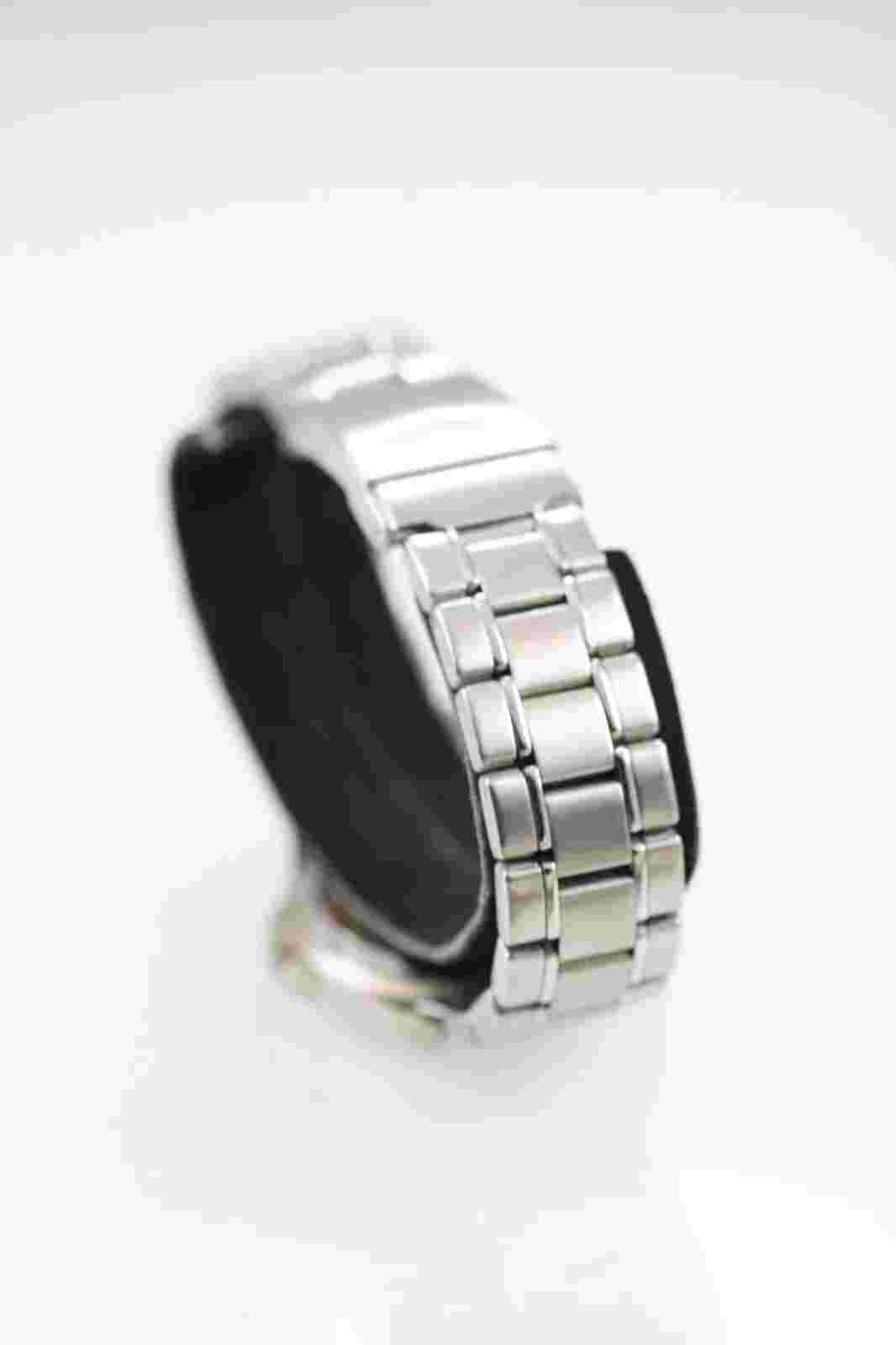 Relic Wet Men Watch Stainless Silver Steel 50m Water Resist Battery Blue Quartz
