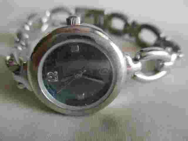 Victoria Rhein Analog Wristwatch with Quartz Movement