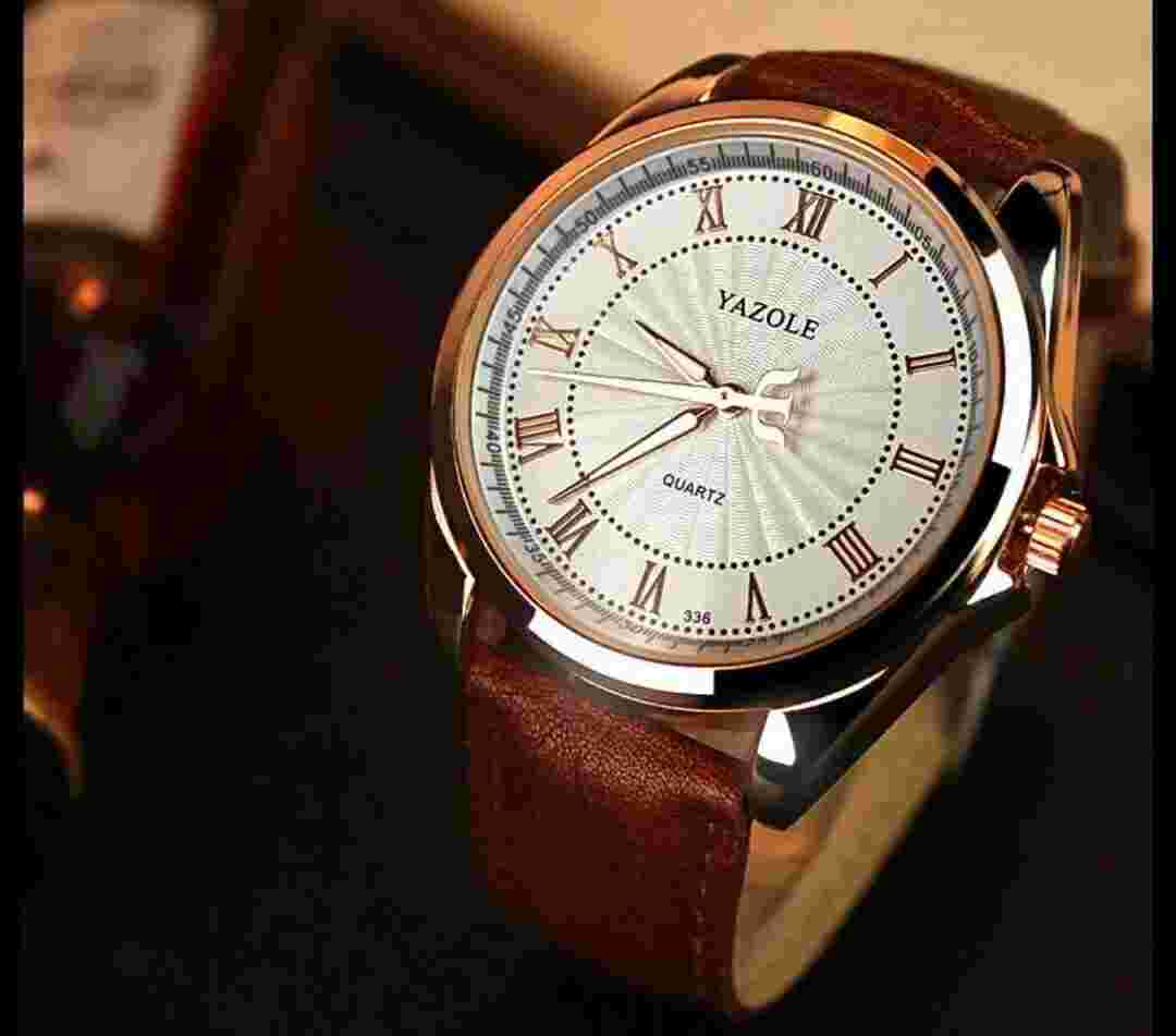 YAZOLE Men Quartz Watch. 40.5mm Luxury Waterproof Leather belt watch.