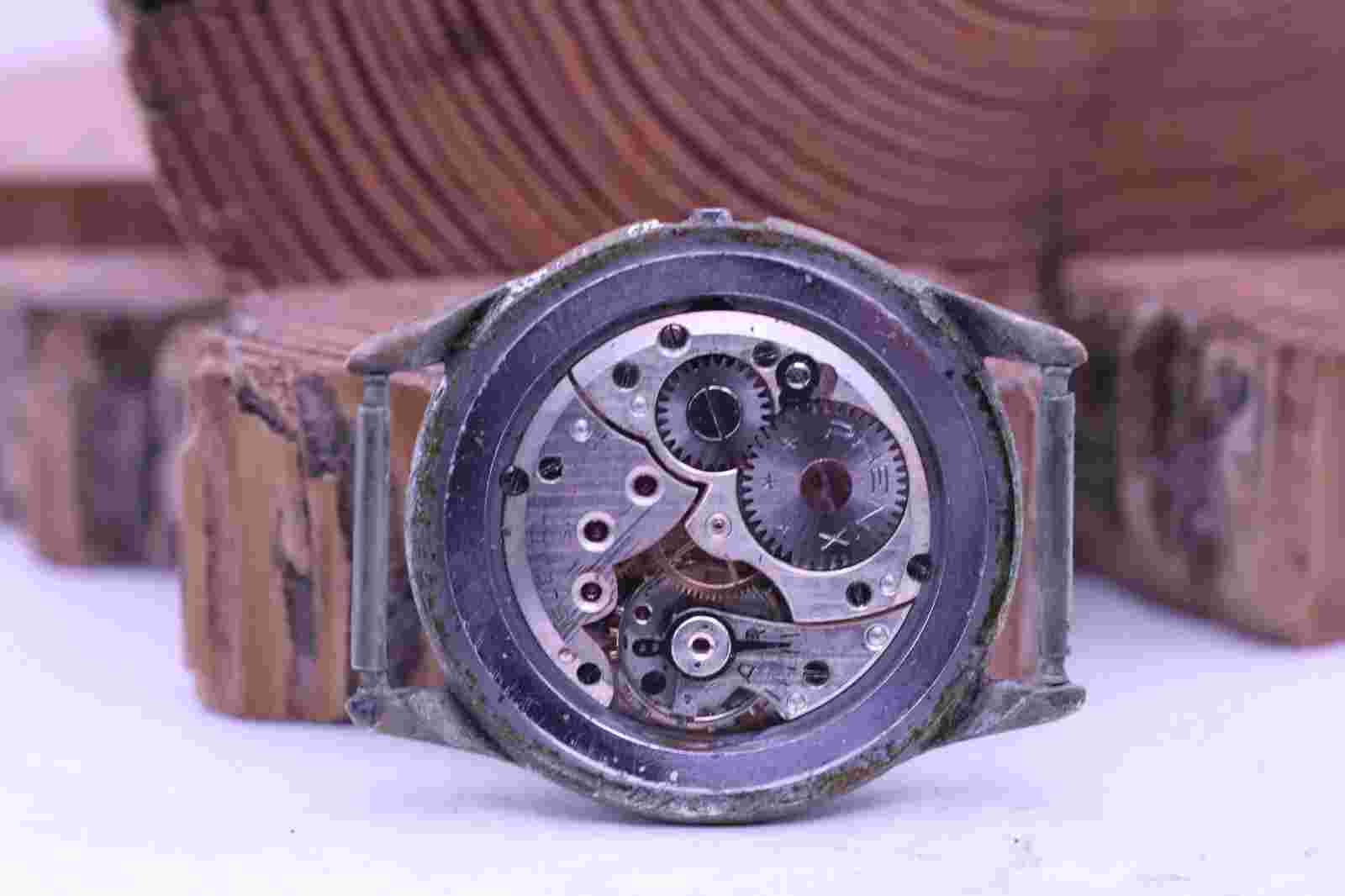 PHENIX WW2 MEN'S MILITARY WATCH SWISS 33mm 18mm LUG RUNS (GO)
