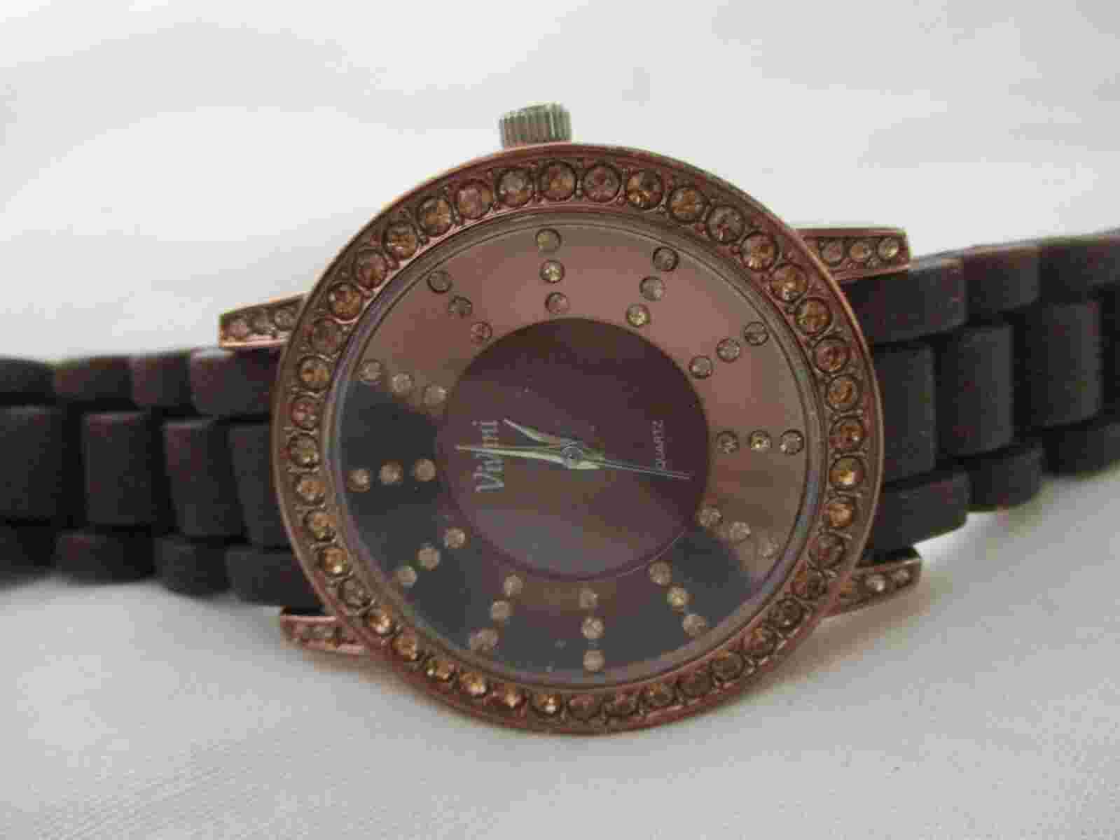 Vivani Rhinestone Watch, Gray Rubber Buckle Band, WORKING!