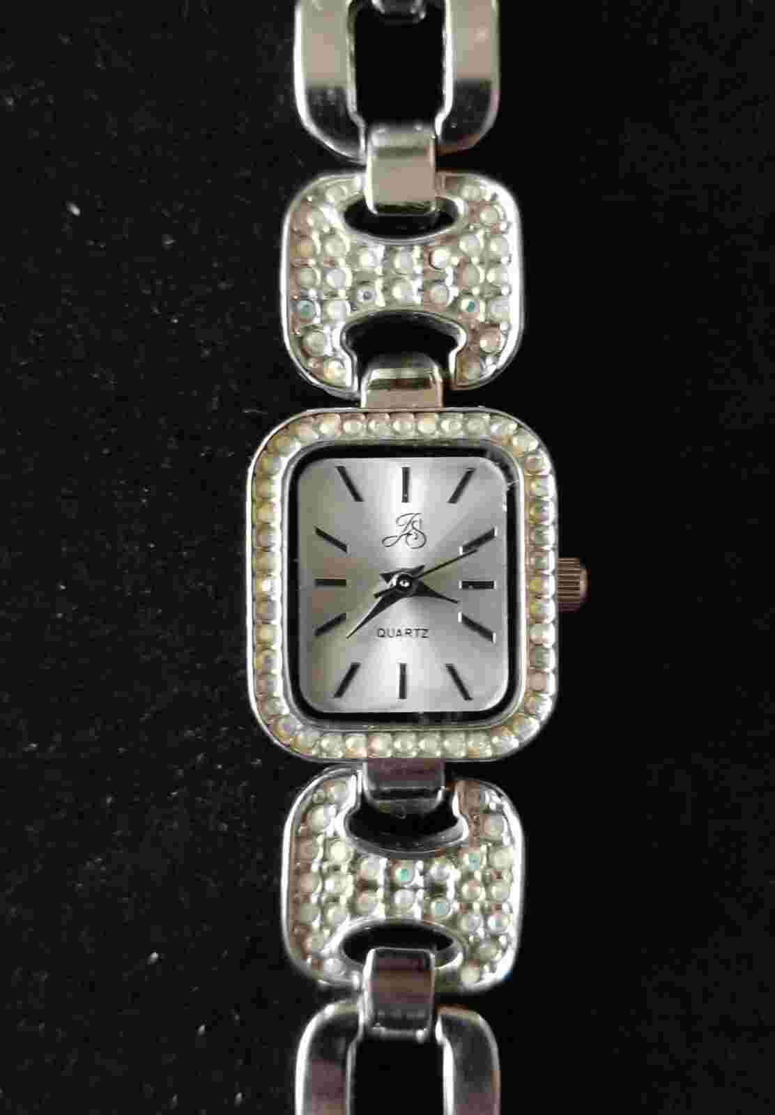 JS Silver Tone Watch w/Crystal Bezel & Link Band 7.25" Max Size New Battery