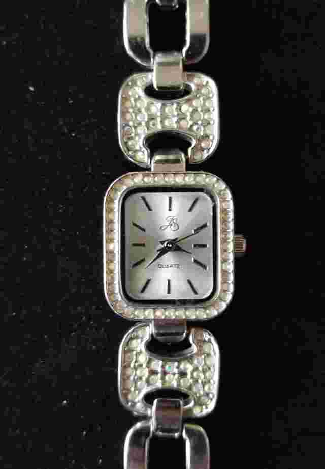 JS Silver Tone Watch w/Crystal Bezel & Link Band 7.25" Max Size New Battery