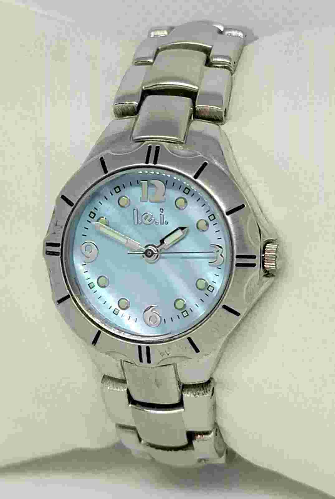Ladies L.E.I. Life Energy Intelligence Silver Tone Blue Dial Analog Watch E6
