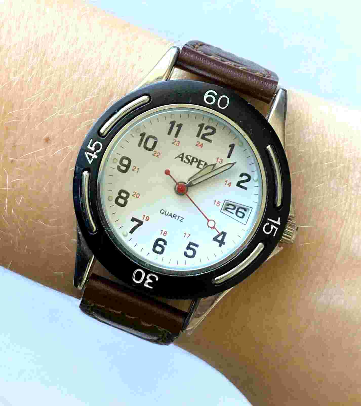 Aspen F-JABDG Quartz Date White Dial Men's Wrist Watch Runs New Battery